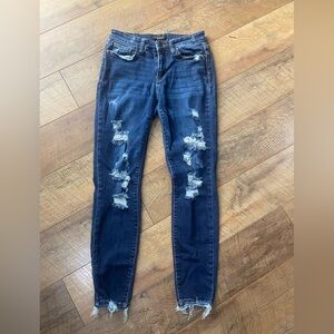EUC Judy Blue skinny Distressed Blue Jeans